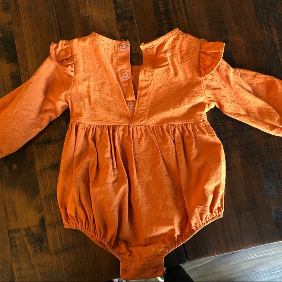 12 month One Pumpkin Outfit - Picture 3 of 4